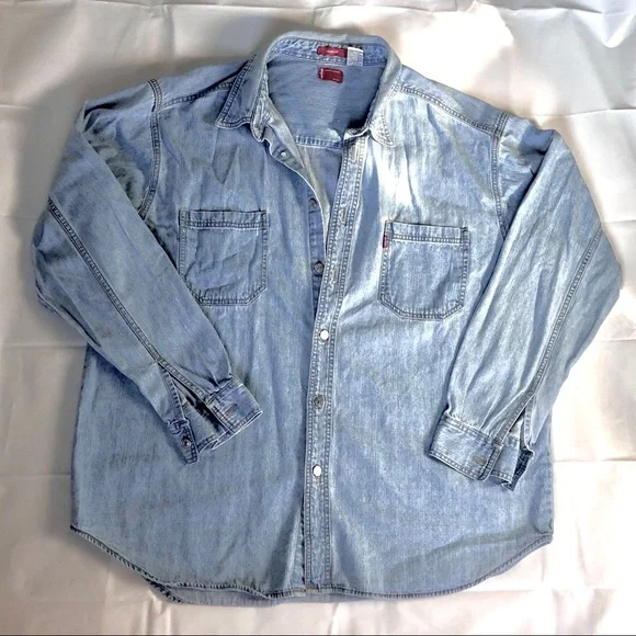 LEVIS XL LOOSE FIT DENIM LONG SLEEVES LIKE NEW​